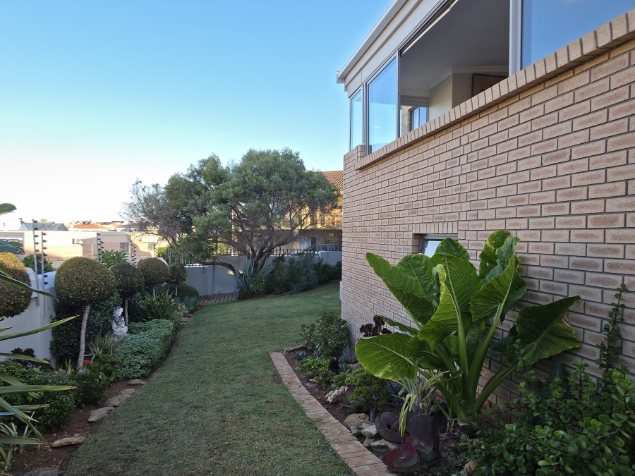 4 Bedroom Property for Sale in Wavecrest Eastern Cape
